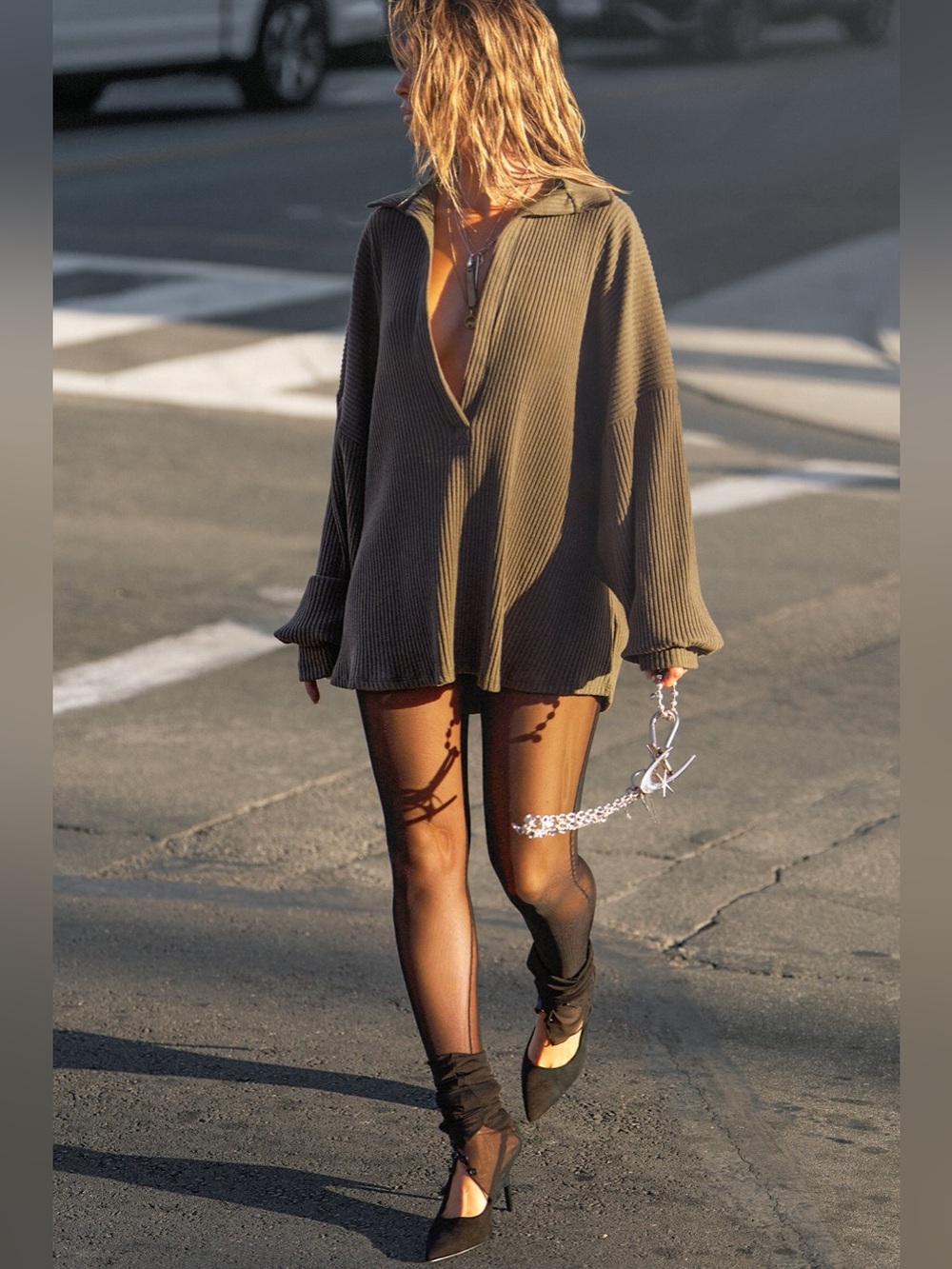 Joah Brown Deep V Pullover - Picture 5 of 11